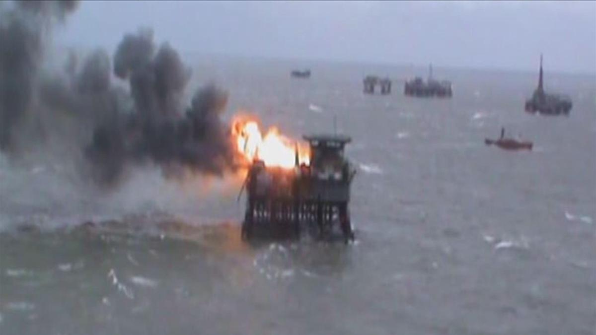 Ukrayna, ABD'nin yaptırım listesindeki 2 Rus gemisine saldırı düzenledi
