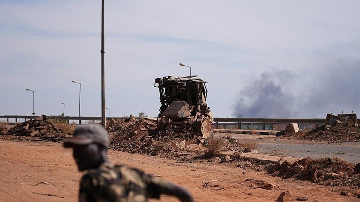 Sudan'da BM kampı hedef alındı! 6 Bangladeşli asker öldü