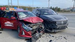 Bilecik'te iki otomobil çarpıştı: 4 kişi yaralandı