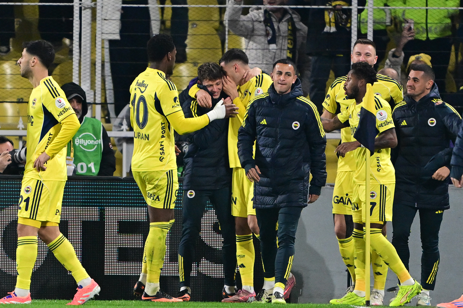 4 gollü zafer! Fenerbahçe'den rahat galibiyet