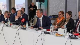 AK Parti'den Türkiye'yi yurt dışına şikayet eden Özel'e tepki: Başlı başına bir çelişki