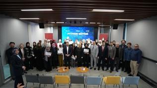 Lise öğrencileri Python sertifikası aldı