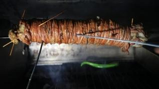 Vatandaşın sağlığını riske atacaklardı: Değeri 4 milyon lira bozulmuş kokoreçler imha edildi