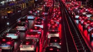 İstanbul'da akşam saatlerinde trafik yoğunluğu yüzde 90'a çıktı