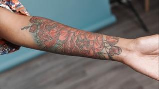 Bilim insanları dövmelerin gizli tehlikesini ortaya çıkardı