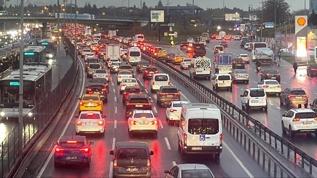 İstanbul'un trafik çilesi bitmiyor! Yoğunluk yüzde 90'a çıktı