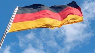 Almanya'da başörtülü kadına sözlü ve fiziksel saldırı