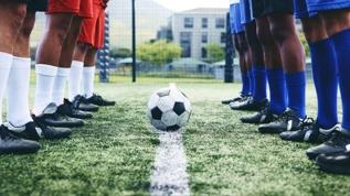 59 yaşındaki efsane futbolcu hala forma giyiyor