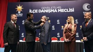 CHP'den istifa edip AK Parti'ye geçtiler! 150 parti üyesine rozet takıldı