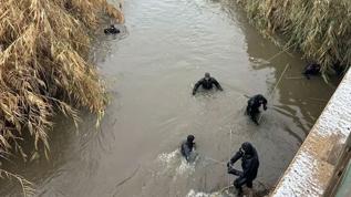 Harran'da sulama kanalına düşen otomobilin sürücüsü aranıyor