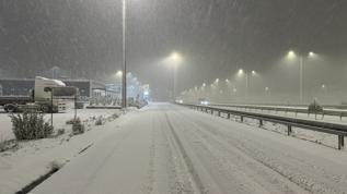 İstanbul'da kar yağışı hayatı olumsuz etkiledi