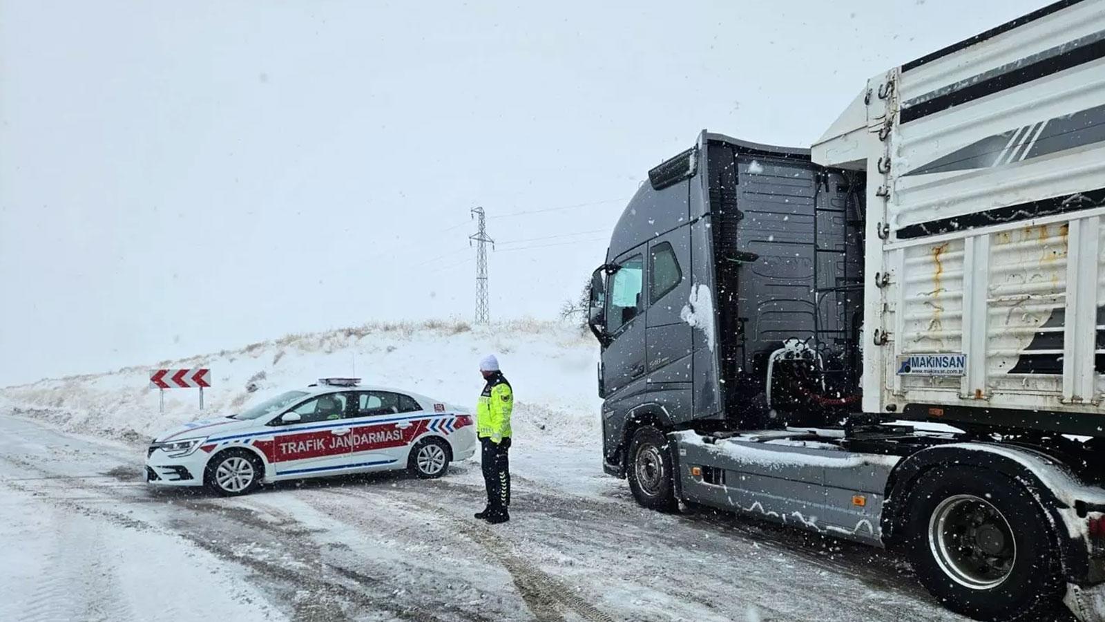 Kayseri-Niğde yolu yeniden ulaşıma açıldı