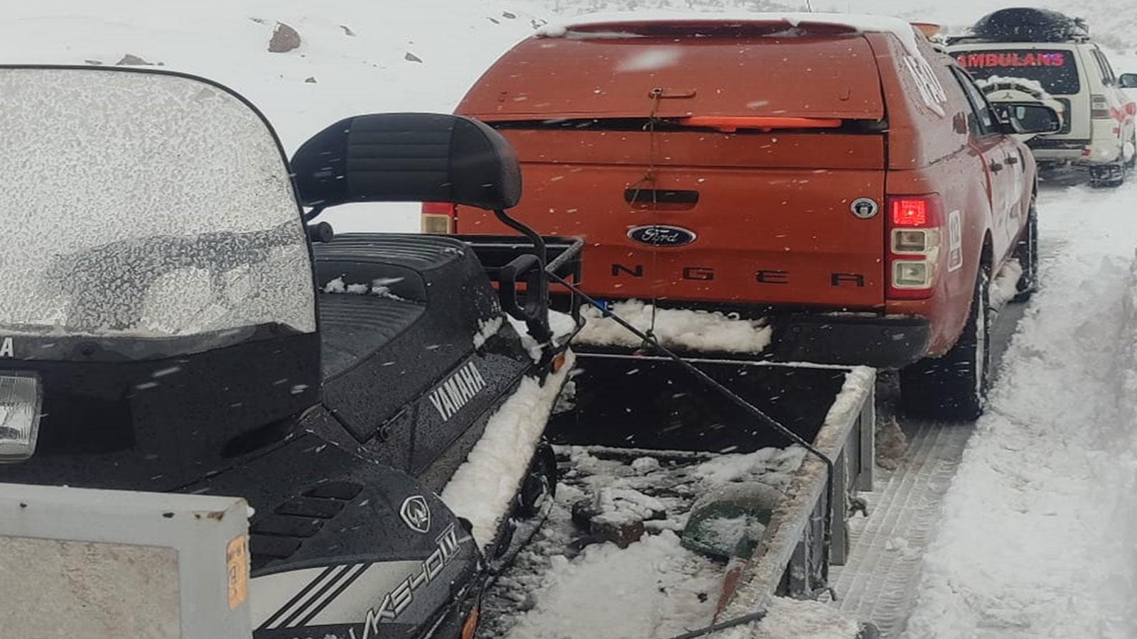 Şırnak'ta AFAD ekipleri beyin kanaması geçiren hastayı paletli araçla hastaneye ulaştırdı