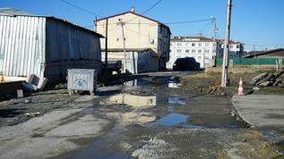 Altyapı çalışmalarını ellerine yüzlerine bulaştırdılar... İSKİ'nin beceriksizliği vatandaşı çileden çıkardı