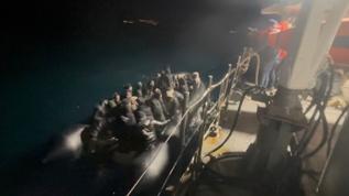 İzmir'de 7'si çocuk 74 göçmen yakalandı