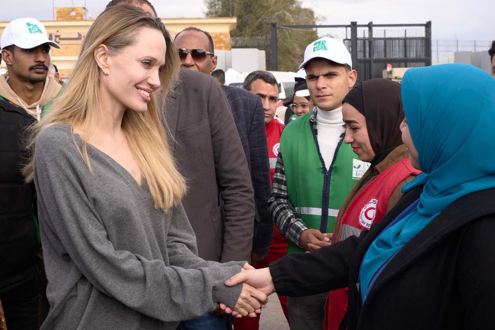 Angelina Jolie Refah Sınır Kapısı'nda insani yardım durumunu inceledi