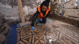 Antik Dönem'in "kem gözlere" karşı sembolü... "Süleyman düğümü" motifli mozaikli oda keşfedildi