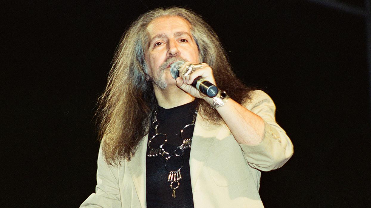 Barış Manço'nun bıyık bırakma nedeni, duyanları ağlatıyor! Herkes moda sanmıştı ama...