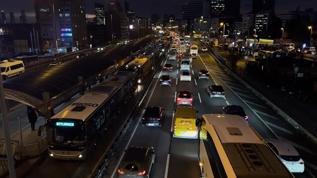 İstanbul'da haftanın ilk iş gününde trafik yoğunluğu yaşanıyor