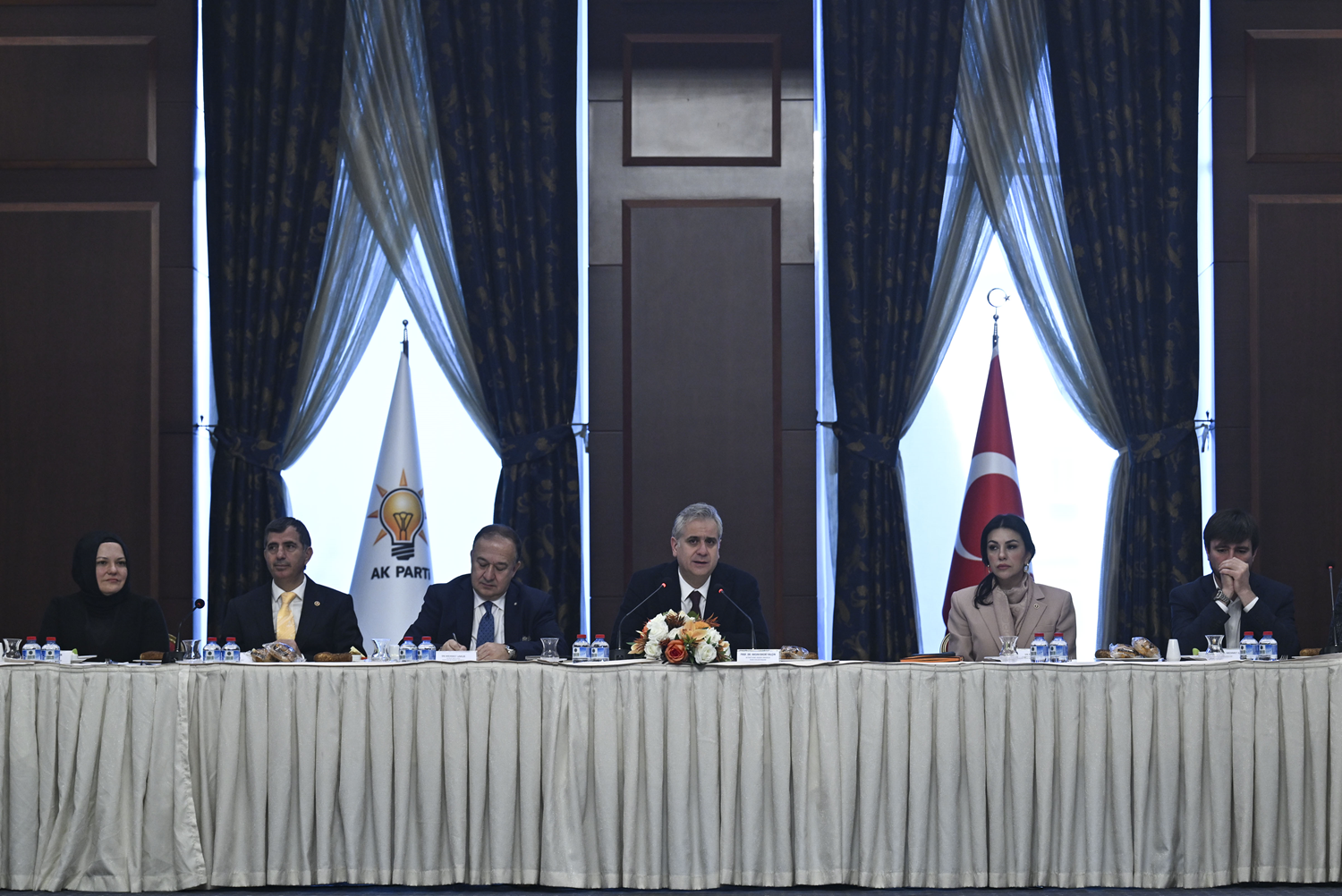 AK Parti'de ''Gazze'de Ateşkes Sonrası İnsani Yardım Çalıştayı'' düzenlendi