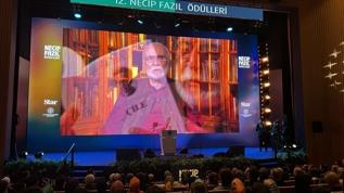 Çizginin ustasına vefa... Necip Fazıl Saygı Ödül'ü Hasan Aycın'a verildi: Üstad'ın sesi bize kendimizi buldurdu