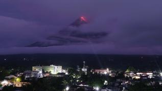 Mayon yanardağı alarmı! Filipinler'de binlerce kişi tahliye edildi