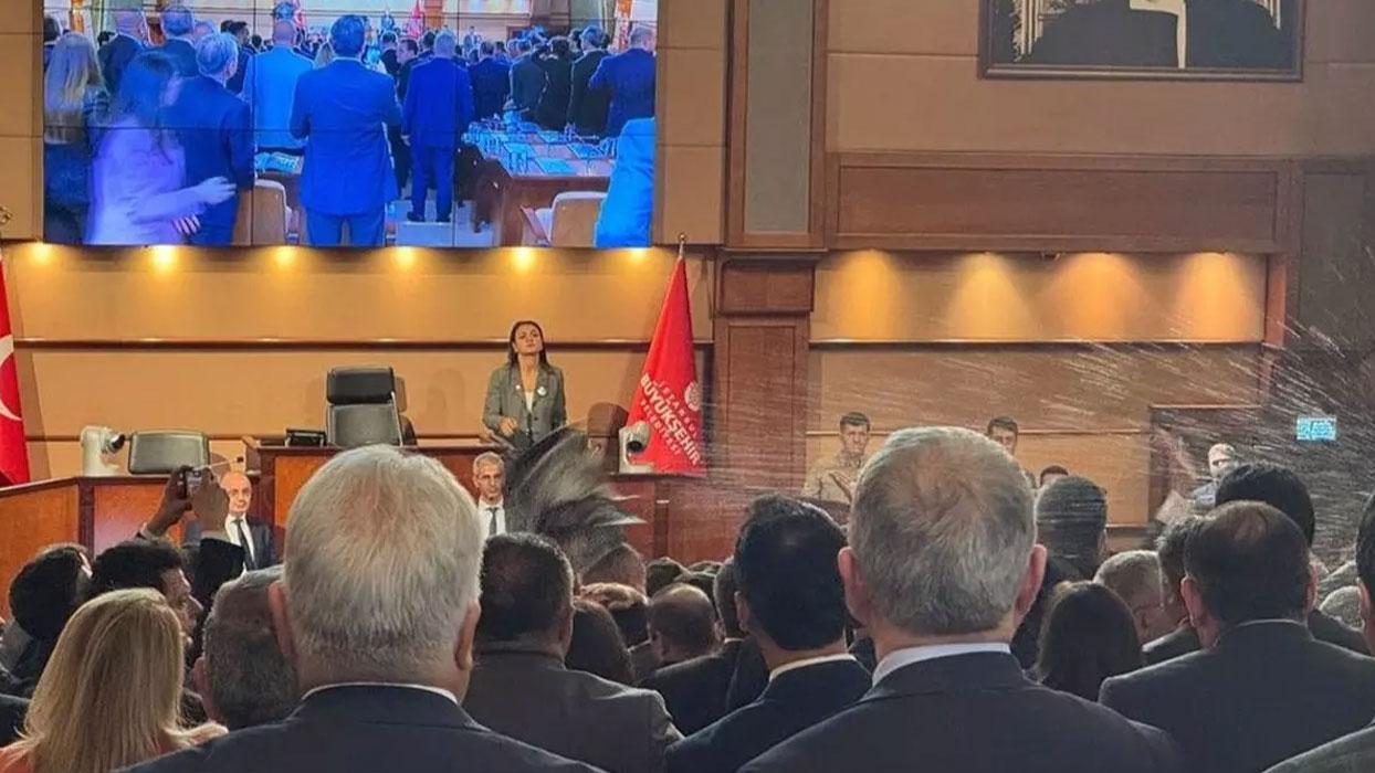 Yolsuzluğa sessiz eleştiriye kapalı! CHP'liler üç maymunu oynadı