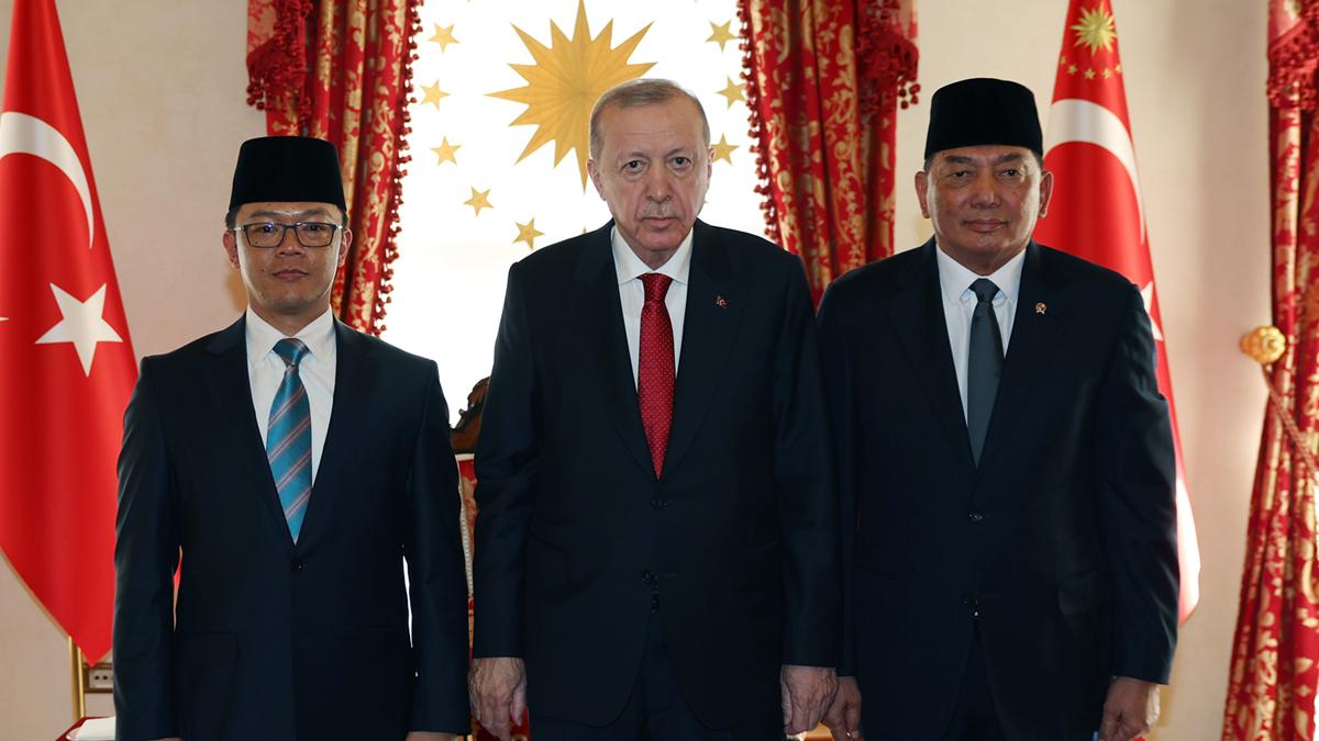 Cumhurbaşkanı Erdoğan, Endonezya Dışişleri Bakanı Sugiono ve Savunma Bakanı Sjamsoeddin'i kabul etti