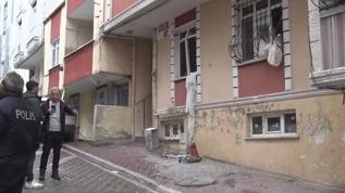 Esenyurt'ta apartmanda patlama: Ekipler olay yerinde