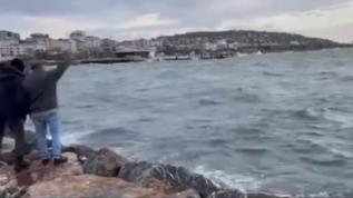 İstanbul'da yüzmek için denize giren kişi boğuldu