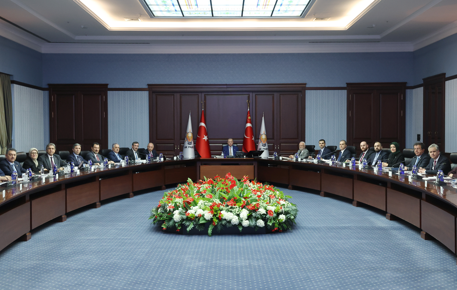 AK Parti MYK toplantısı sona erdi