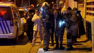 Kadıköy'de bir apartmanda çıkan yangında 1'i ağır 8 kişi yaralandı