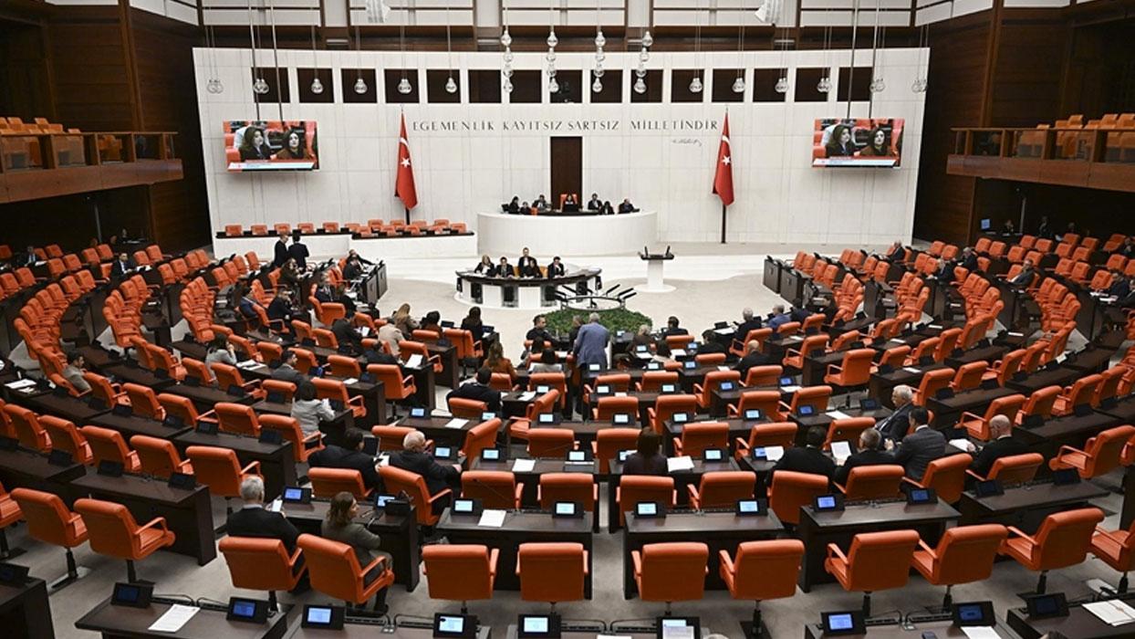 Trafik cezalarının artırılmasına yönelik düzenlemeleri de içeren kanun teklifi, TBMM Genel Kurulunda