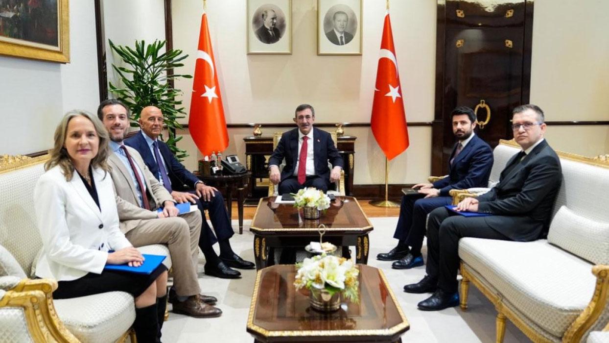 Cumhurbaşkanı Yardımcısı Yılmaz, ABD Büyükelçisi Barrack'ı kabul etti