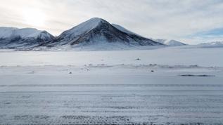 Antarktika'daki kutup neden her sene taşınıyor?