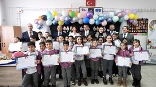 Bakan Tekin Ağrı'da karneleri dağıttı: Tatilde dijital bağımlılık uyarısı