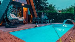 Bungalovda sır ölüm! Genç kadın havuzda can verdi