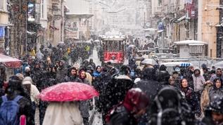 Dondurucu soğuklar Türkiye'yi etkisi altına alacak! İstanbul'da kar yağışı beyaz örtüye dönüşecek