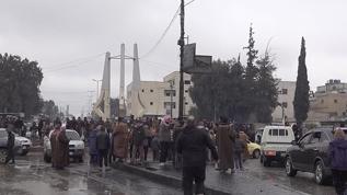 Tabka kentinde halk, bölgenin YPG/SDG'den kurtarılmasını sokaklara çıkarak kutladı