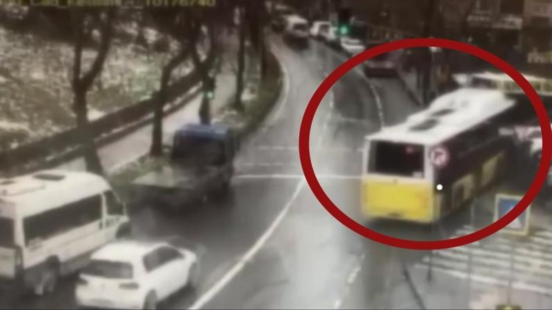 Esenler'de İETT faciası! O anlar kaydedildi: Otobüsün altında kalacaktı