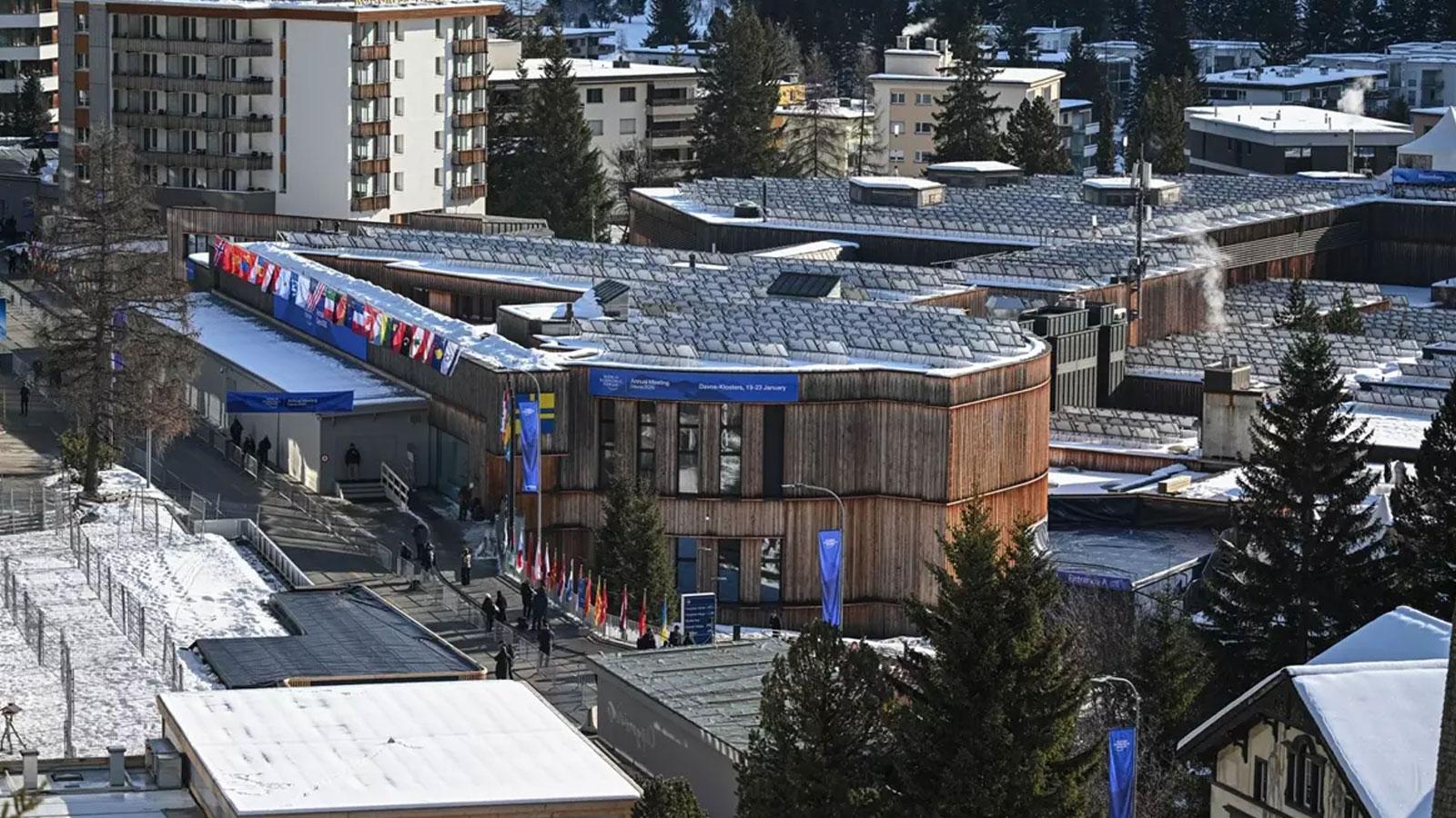 Davos'ta yangın paniği! Alan tahliye edildi