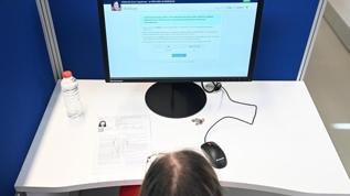 ÖSYM, yılın ilk sınavını yarın e-YDS ile yapacak