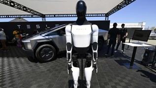 Musk'ın tıp dünyasına Optimus sürprizi! Gelecek el değiştiriyor mu?