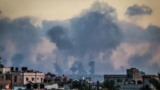 Soykırımcı İsrail ateşkese rağmen Gazze'yi bombalamayı sürdürdü