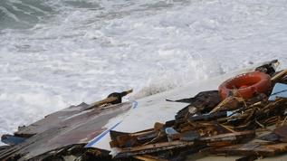 Akdeniz'de düzensiz göçmen dramı: Batan teknede 50 kişi hayatını kaybetti