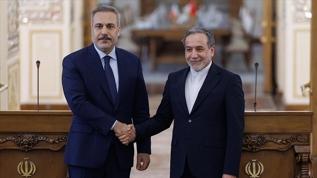 Bölgedeki son gelişmeler ele alındı! Bakan Fidan, İranlı mevkidaşı Arakçi ile görüştü