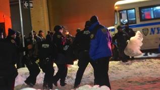 ICE protestoları kontrolden çıktı: New York polisinden göstericilere sert müdahale