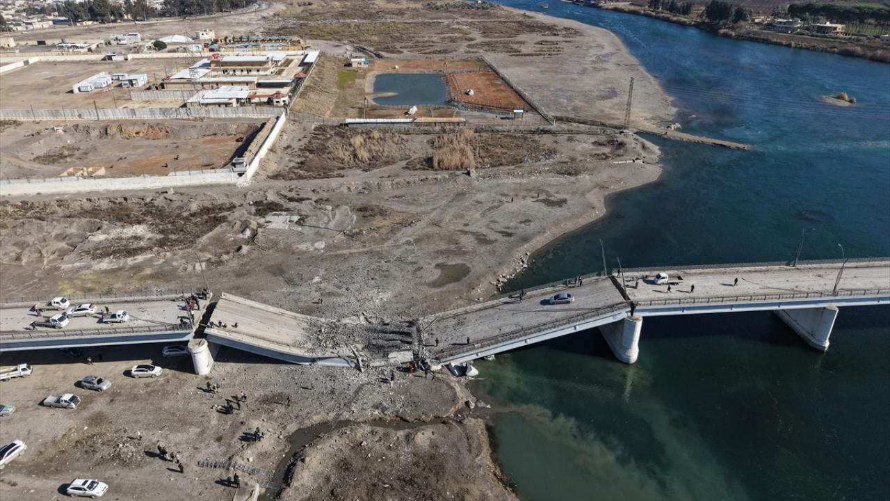 Teröristlerin yıktığı köprülere tadilat! Suriye yeniden inşa ediliyor