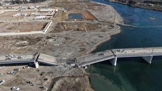 Teröristlerin yıktığı köprülere tadilat! Suriye yeniden inşa ediliyor