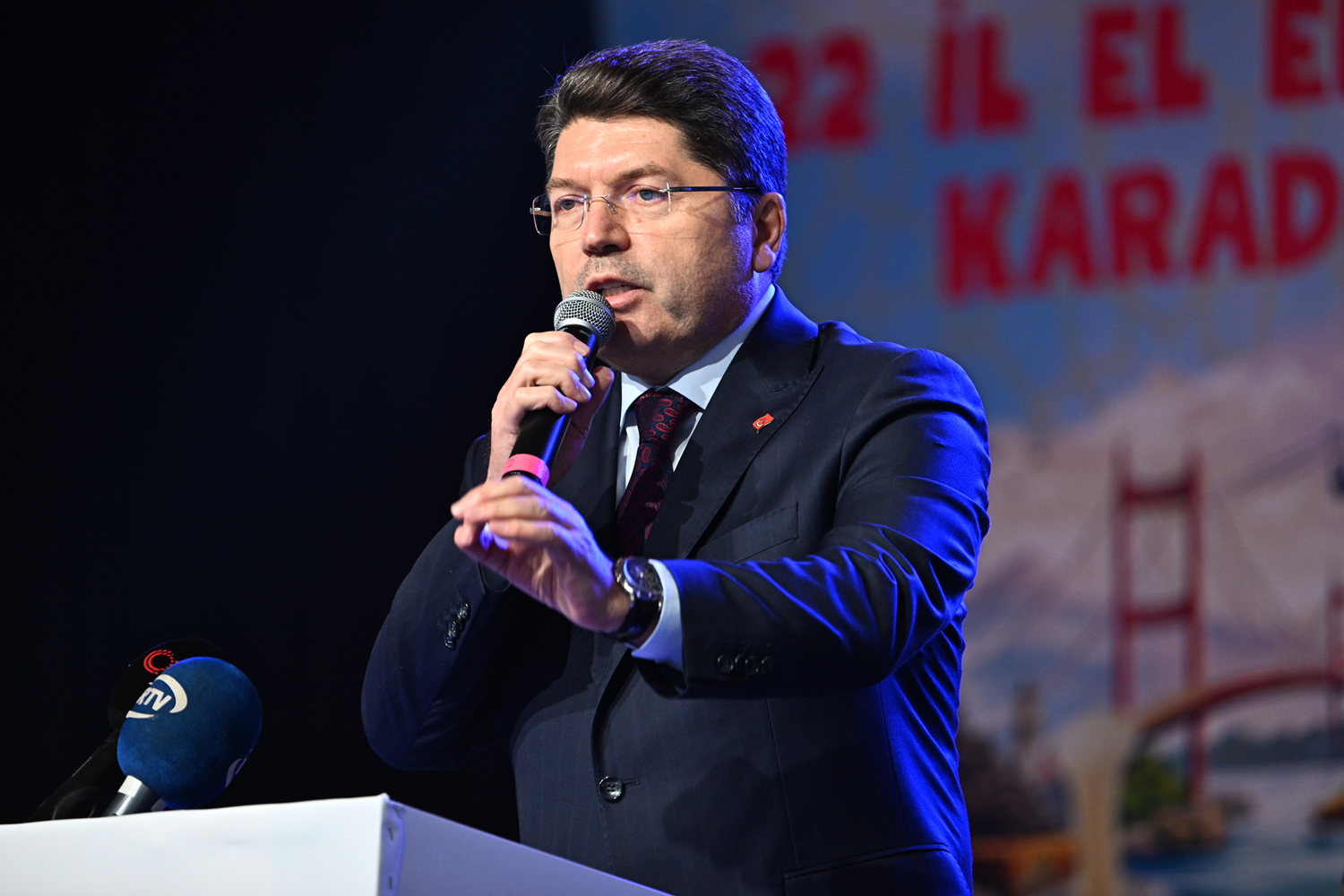 Cezaevi nakil aracı kaza yaptı: Bakan Tunç son durumu paylaştı